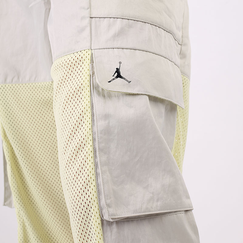 женские бежевые брюки Jordan Sportswear Heatwave Women'S Utility Pant DD0280-072 - цена, описание, фото 2